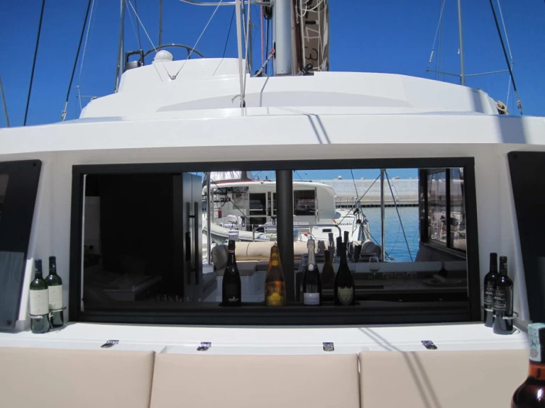 Pronájem Katamarán Bali s licencí