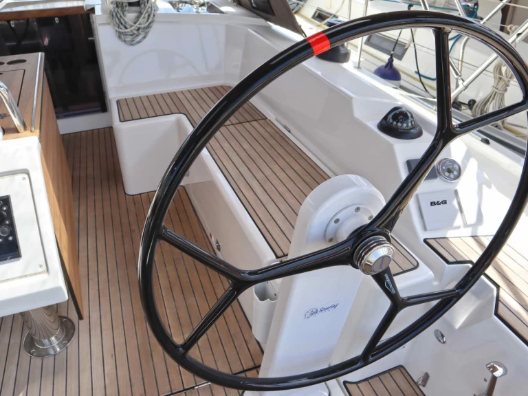 Pronajmout si Bavaria Bavaria C42 v Mykonos (ostrov)