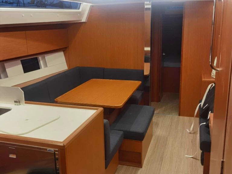 Bavaria Bavaria C45 Holiday jednotlivci a charterové společnosti v Alimos