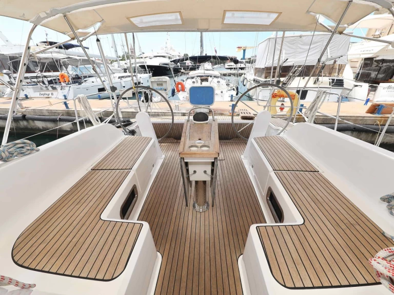 Pronajmout Plachetnice se skipperem či ne Bavaria v Zadar