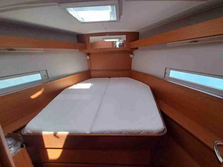 Dufour Dufour 430 jednotlivci a charterové společnosti v Rodi Garganico