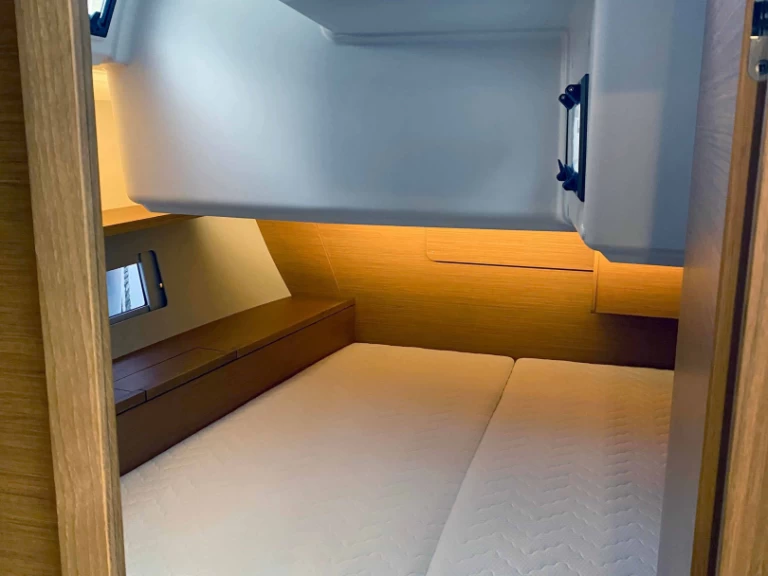 Pronájem lodi Agropoli lákavé ceny Dufour 470