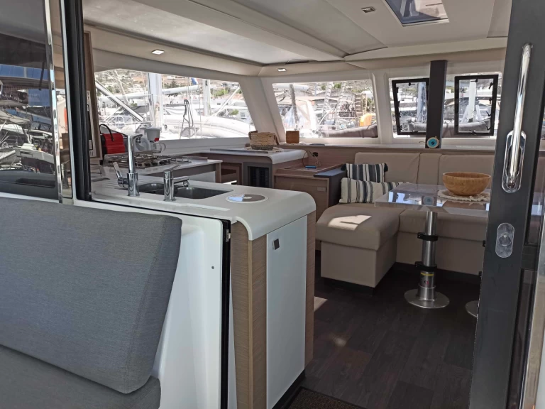 Pronájem jachty v Paros (ostrov) -Fountaine Pajot Isla 40 na Samboatu