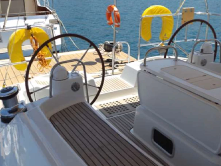 Pronájem Plachetnice Jeanneau s licencí