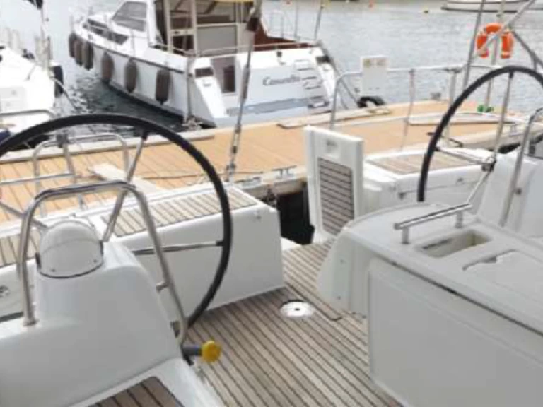 Pronajmout si Bénéteau Oceanis 50 v Kalkara