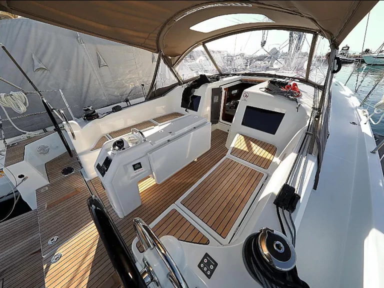 Pronájem Plachetnice Jeanneau s licencí