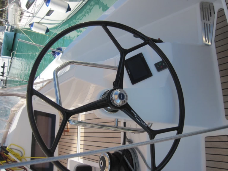 Pronájem Plachetnice Jeanneau s licencí