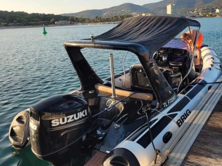 Pronájem Polotuhá loď Brig s licencí