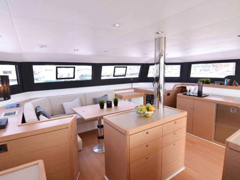 Pronájem lodi Dufour Dufour Catamarans 48 Sail v Capo d'Orlando na Samboatu