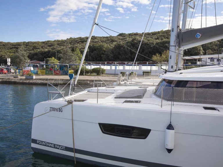 Pronajmout Katamarán se skipperem či ne Fountaine Pajot v Pomer