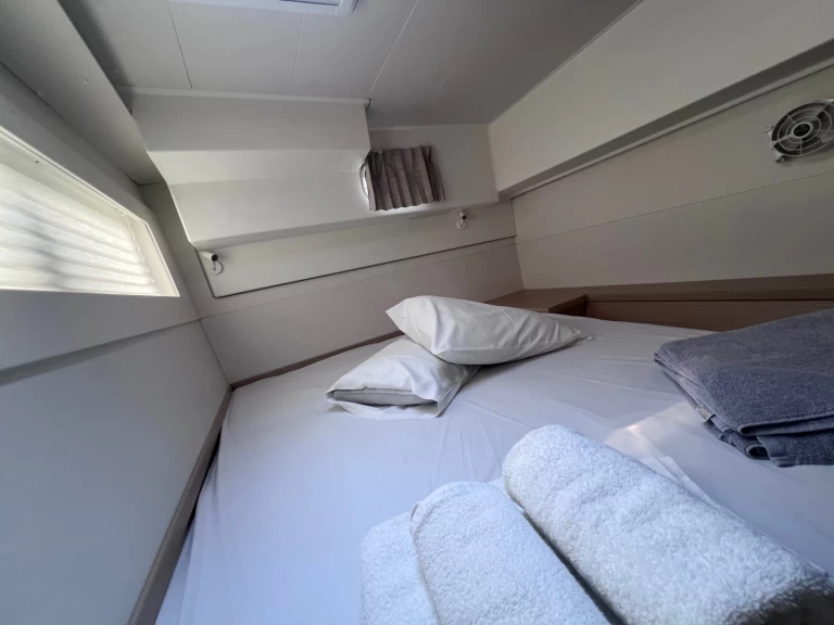 Pronajmout Katamarán se skipperem či ne Lagoon v Volos