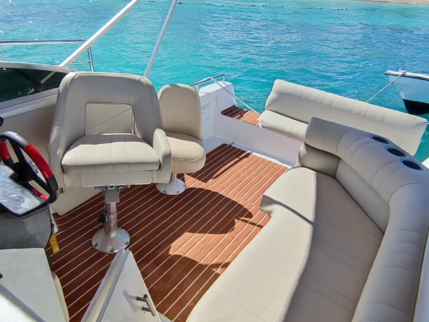 Pronájem Motorová loď Rinker s licencí