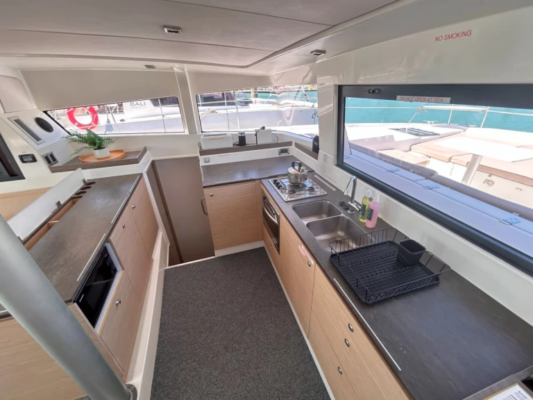 Pronájem lodi Airlie Beach lákavé ceny Bali 4.3