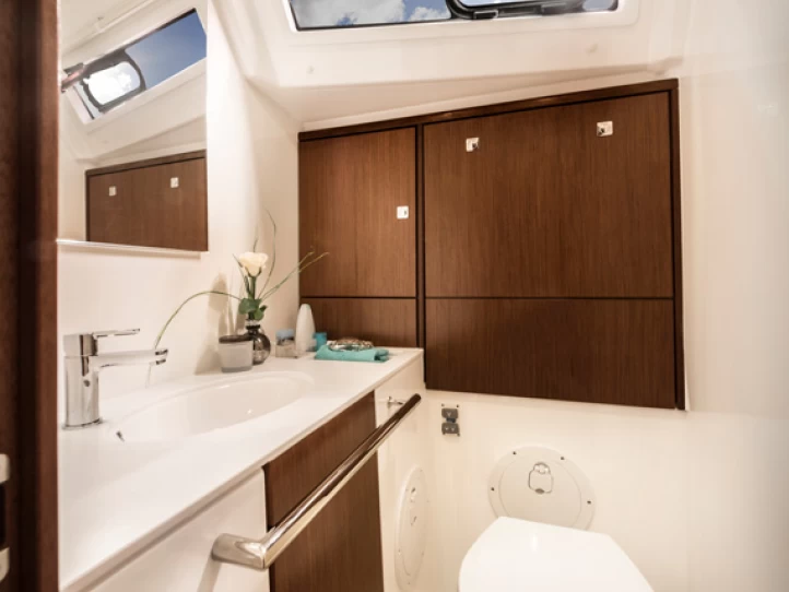 Pronajmout Plachetnice se skipperem či ne Bavaria v Trogir