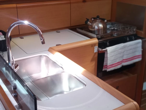 Pronajmout Plachetnice se skipperem či ne Jeanneau v Skradin