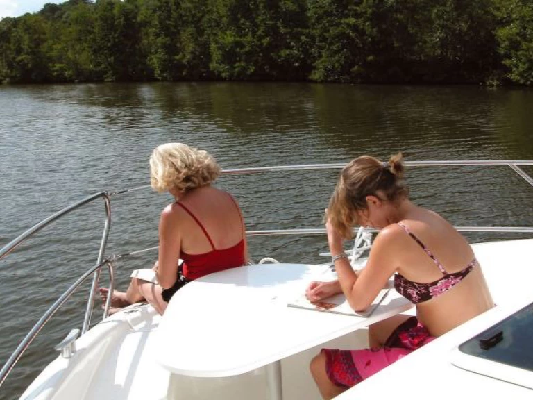 Pronajmout Říční loď se skipperem či ne Confort v Joigny