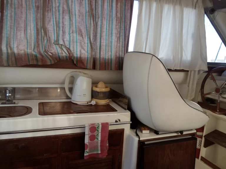 Pronájem Motorová loď Rodman s licencí