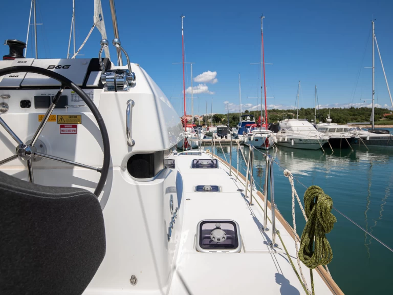 Pronajmout si Lagoon Lagoon 40 v Pomer