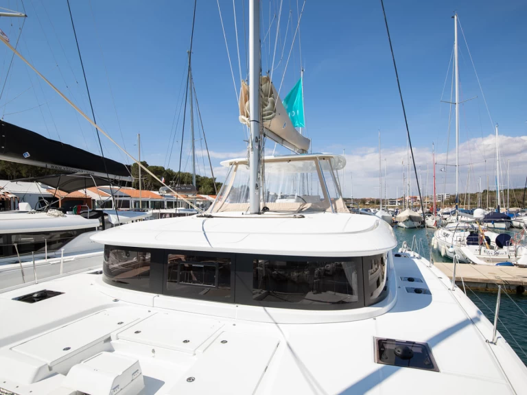 Pronajmout si Lagoon Lagoon 46 v Pomer