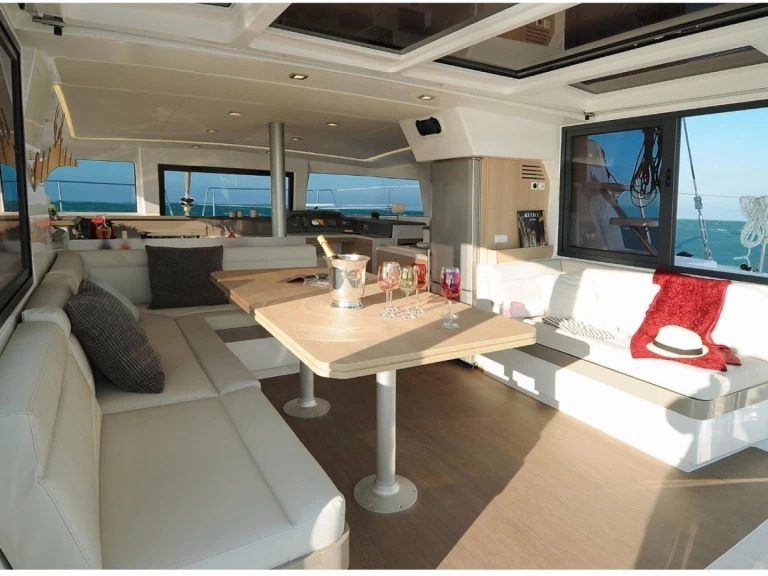 Pronájem Katamarán Bali s licencí