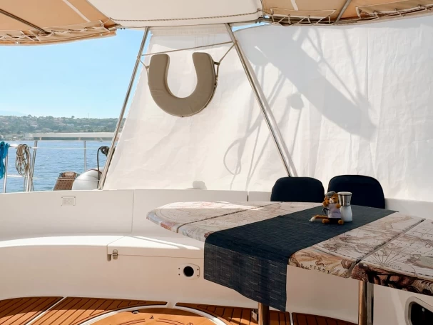 Pronájem Katamarán Fountaine Pajot s licencí