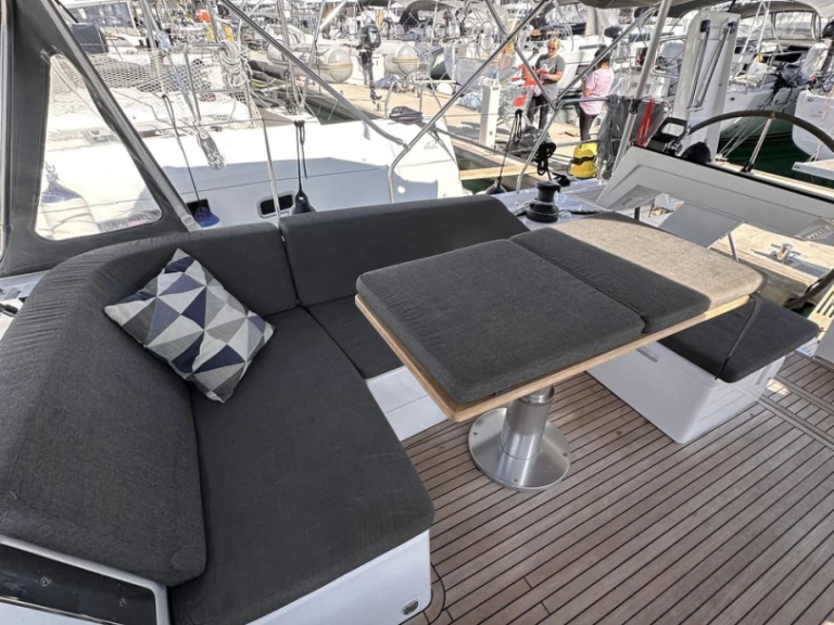 Plachetnice k pronájmu v Donji Seget za nejlepší cenu