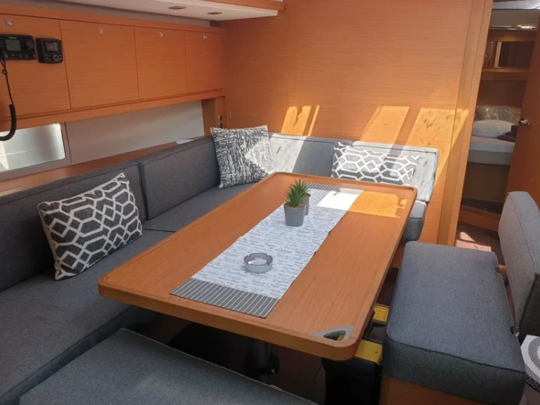 Plachetnice k pronájmu v Lefkáda za nejlepší cenu