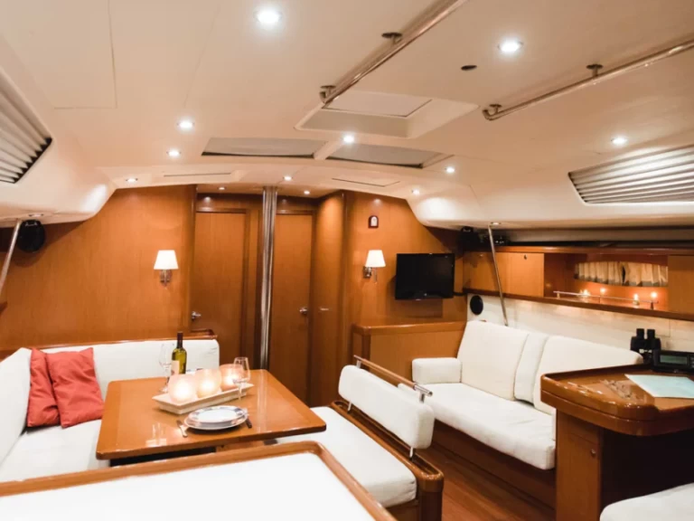 Pronajmout Plachetnice se skipperem či ne Bénéteau v Lefkáda