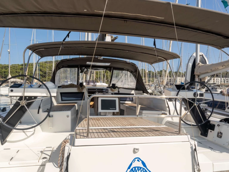 Pronajmout si Dufour Dufour 470 v Saint-Mandrier-sur-Mer