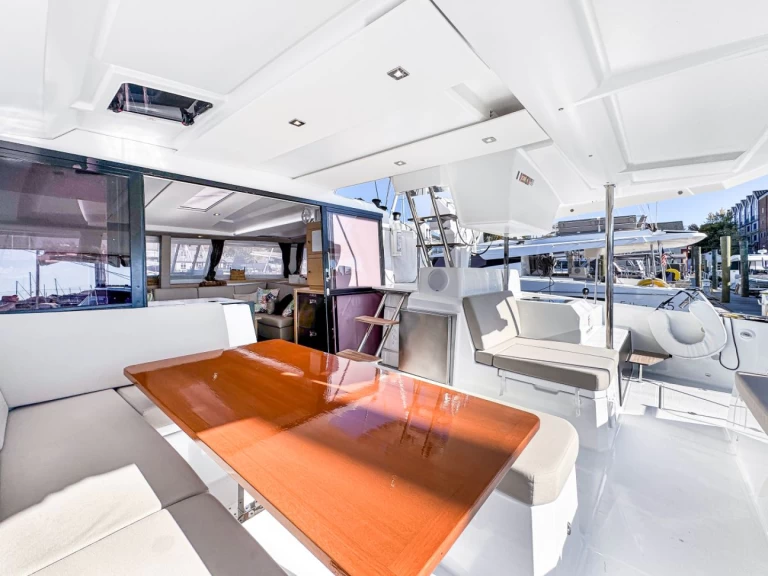 Pronajmout si Fountaine Pajot Astrea 42 v Annapolis