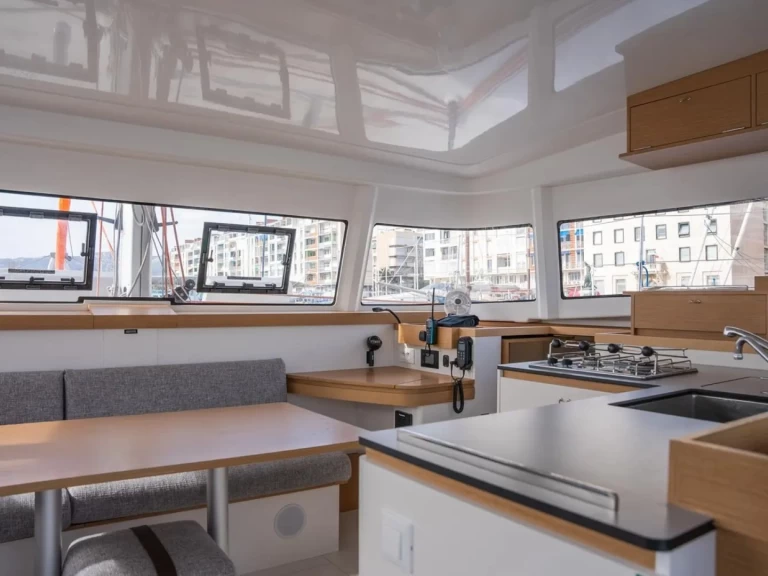 Pronájem Katamarán v Toulon -Excess Excess 11