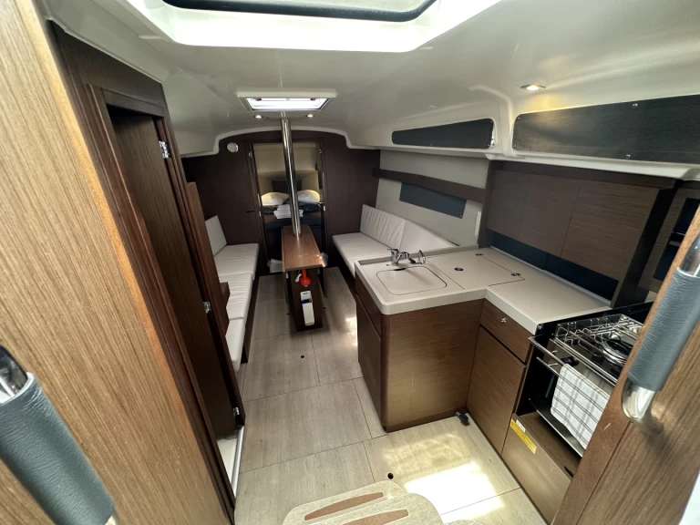 Pronájem lodi Alimos lákavé ceny Oceanis 34.1