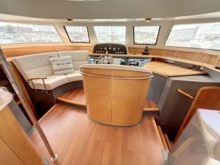 Fountaine Pajot Cumberland 44 jednotlivci a charterové společnosti v Saint-Cyprien