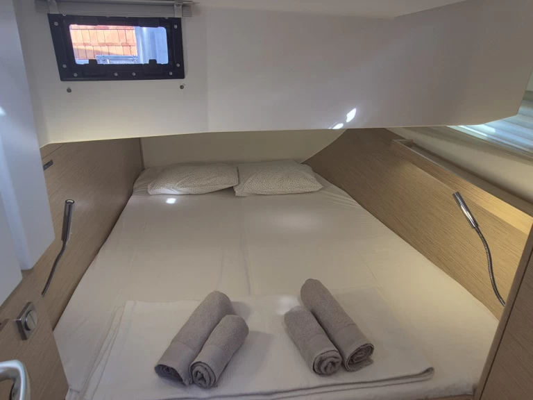 Pronájem lodi Fethiye lákavé ceny Hanse 410