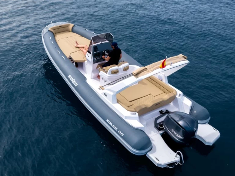 Pronájem Polotuhá loď Salpa s licencí