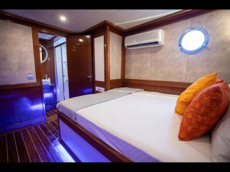 Pronájem lodi Marmaris lákavé ceny QUEEN OF RTT