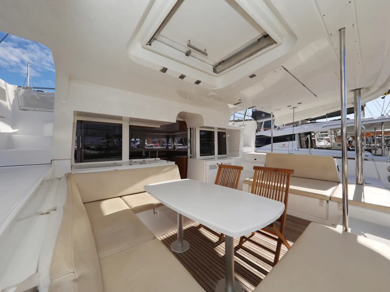 Pronájem lodi Trogir lákavé ceny Lagoon 450