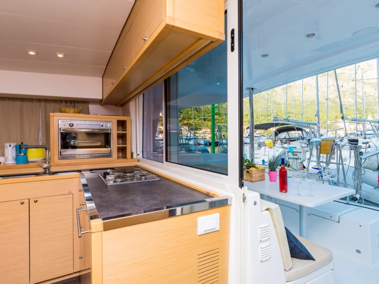 Pronájem lodi Lagoon Lagoon 400 S2 v Trogir na Samboatu