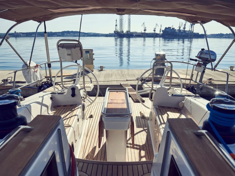 Elan Impression 45 jednotlivci a charterové společnosti v Pula