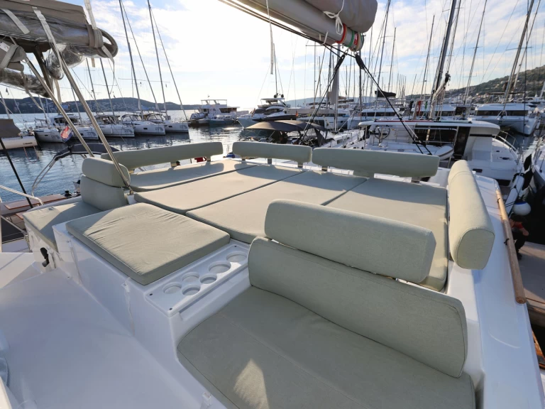 Pronájem Katamarán Bali s licencí