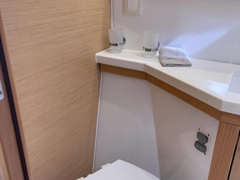 Pronájem Katamarán Lagoon s licencí