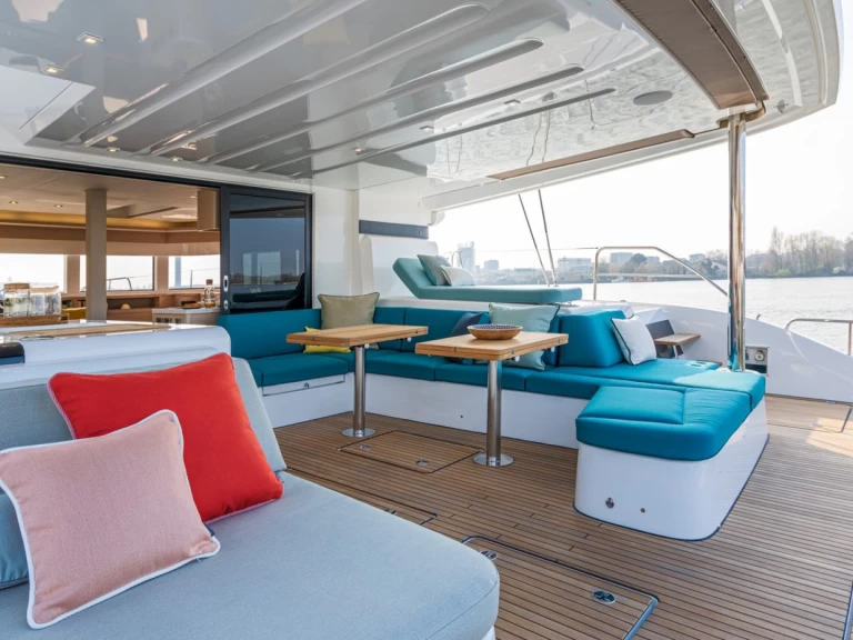 Pronajmout si Lagoon Lagoon 55 v Alimos