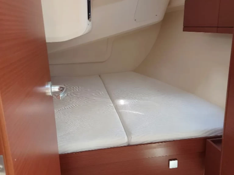 Pronájem lodi Hanse Hanse 418 v Lavrio na Samboatu