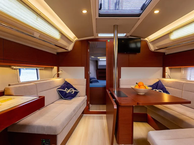 Hanse Hanse 418 jednotlivci a charterové společnosti v Lavrio