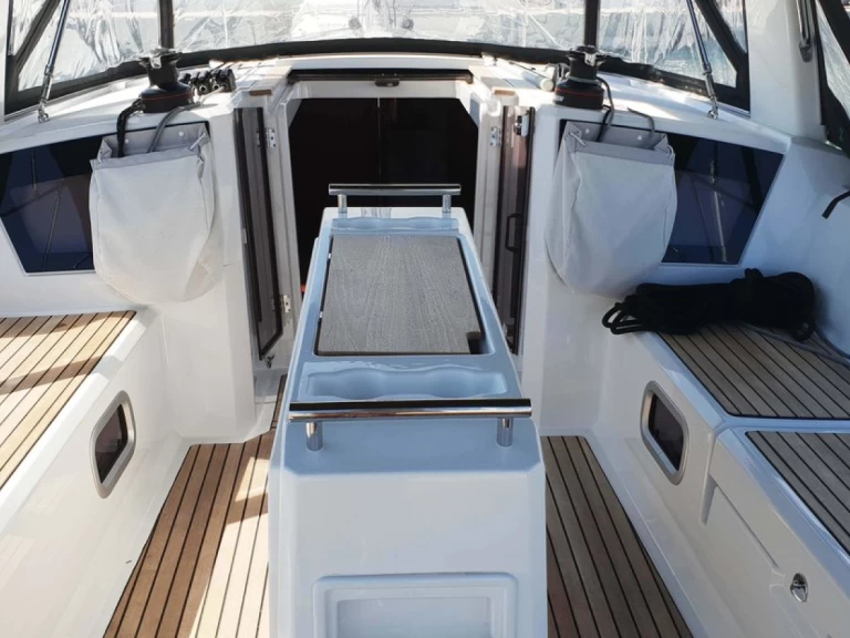 Pronájem Plachetnice Bénéteau s licencí