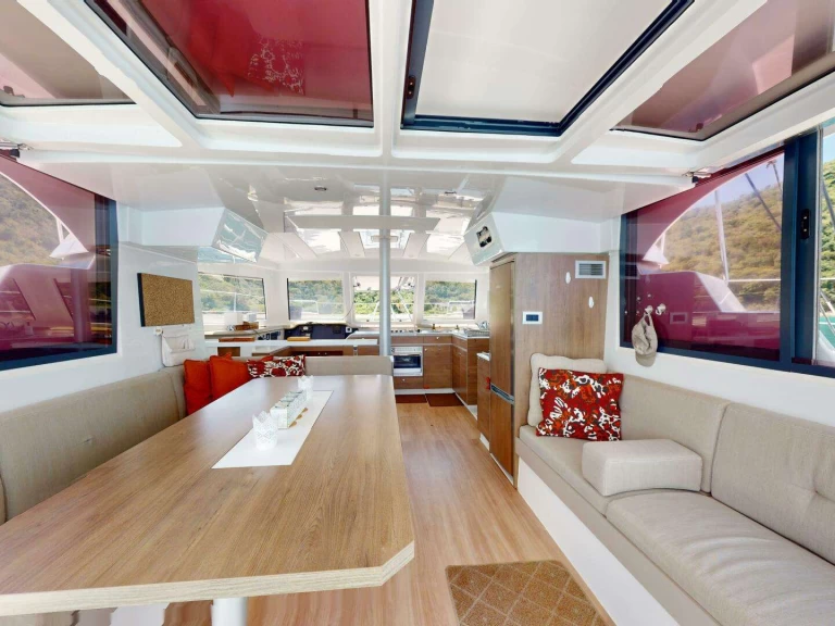 Pronájem jachty v Leeward Island -Bali AQUATIC ODYSSEY na Samboatu