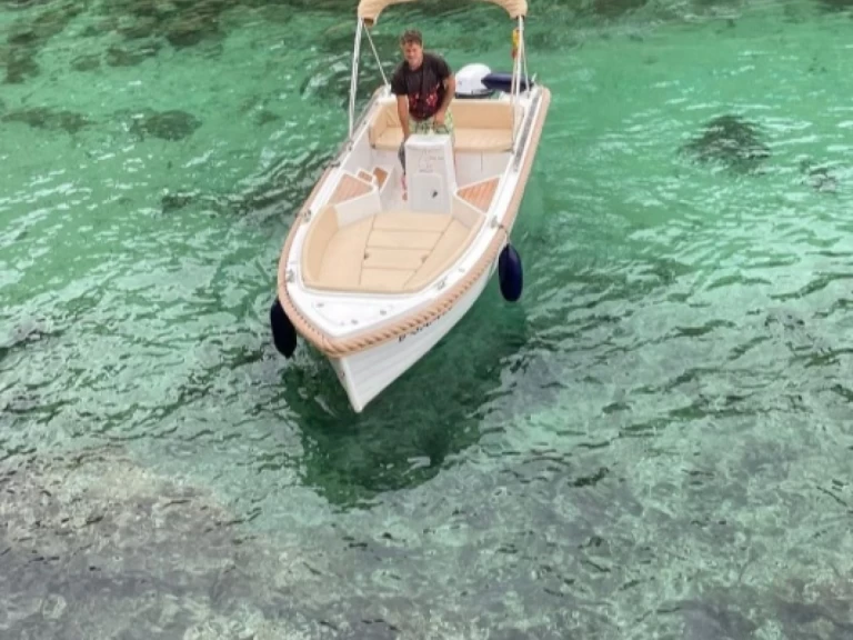 Pronájem Motorová loď v Sant Antoni de Portmany -Silver Yacht Silver yacht 4'95