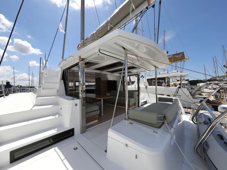 Pronajmout si Bali Bali 4.2 v Biograd Na Moru