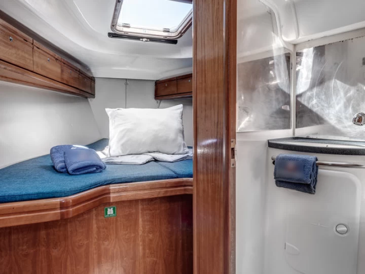 Bavaria Cruiser 37 jednotlivci a charterové společnosti v Gouvia