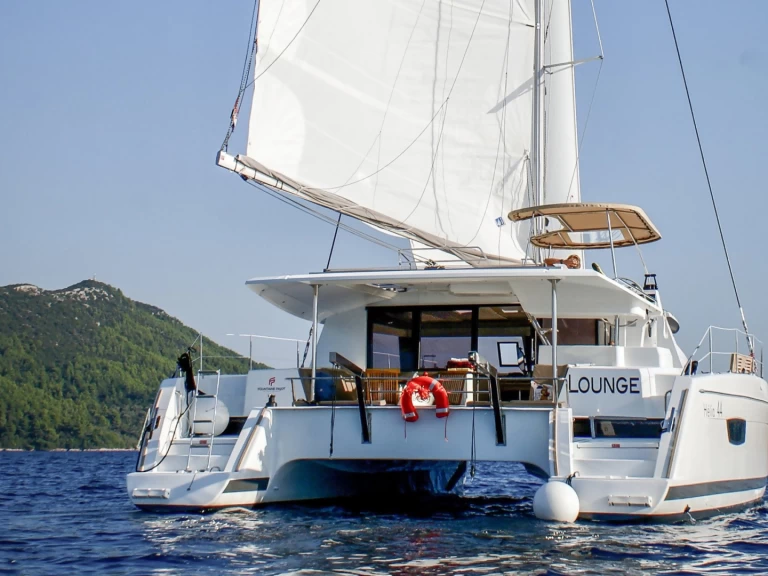 Fountaine Pajot Helia 44 jednotlivci a charterové společnosti v Tivat